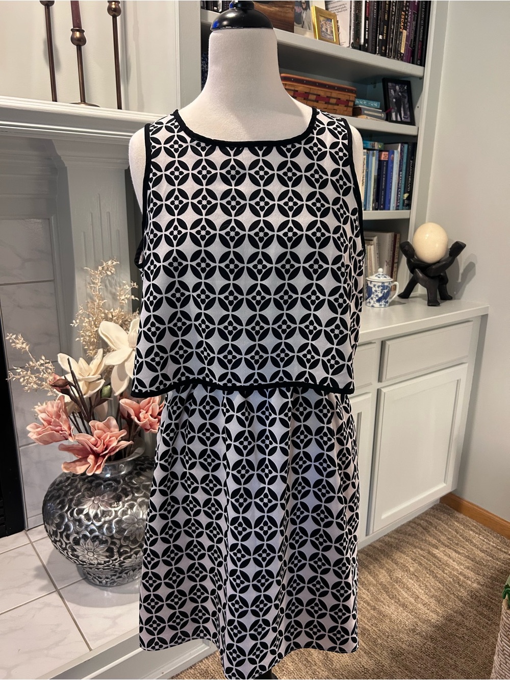 Joy Joy Black & White Geometric Sleeveless Dress